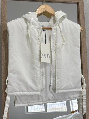 White Crop Puffer Vest with Hood (Size SMALL)